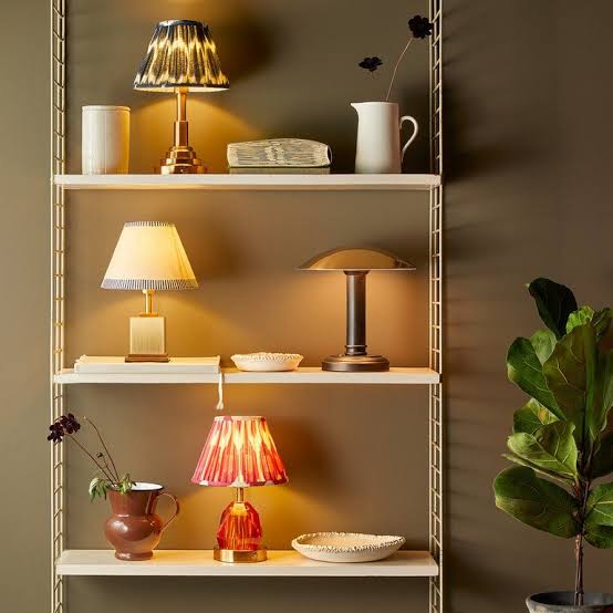 Lamp-lounge
