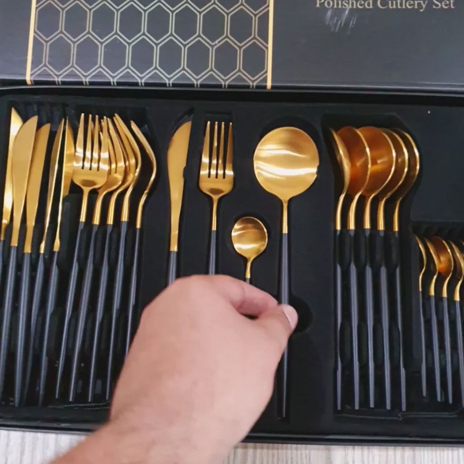 24 Piece Cutlery Set