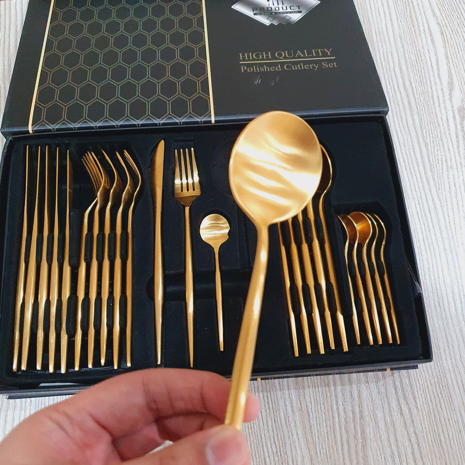 24 Piece Cutlery Set