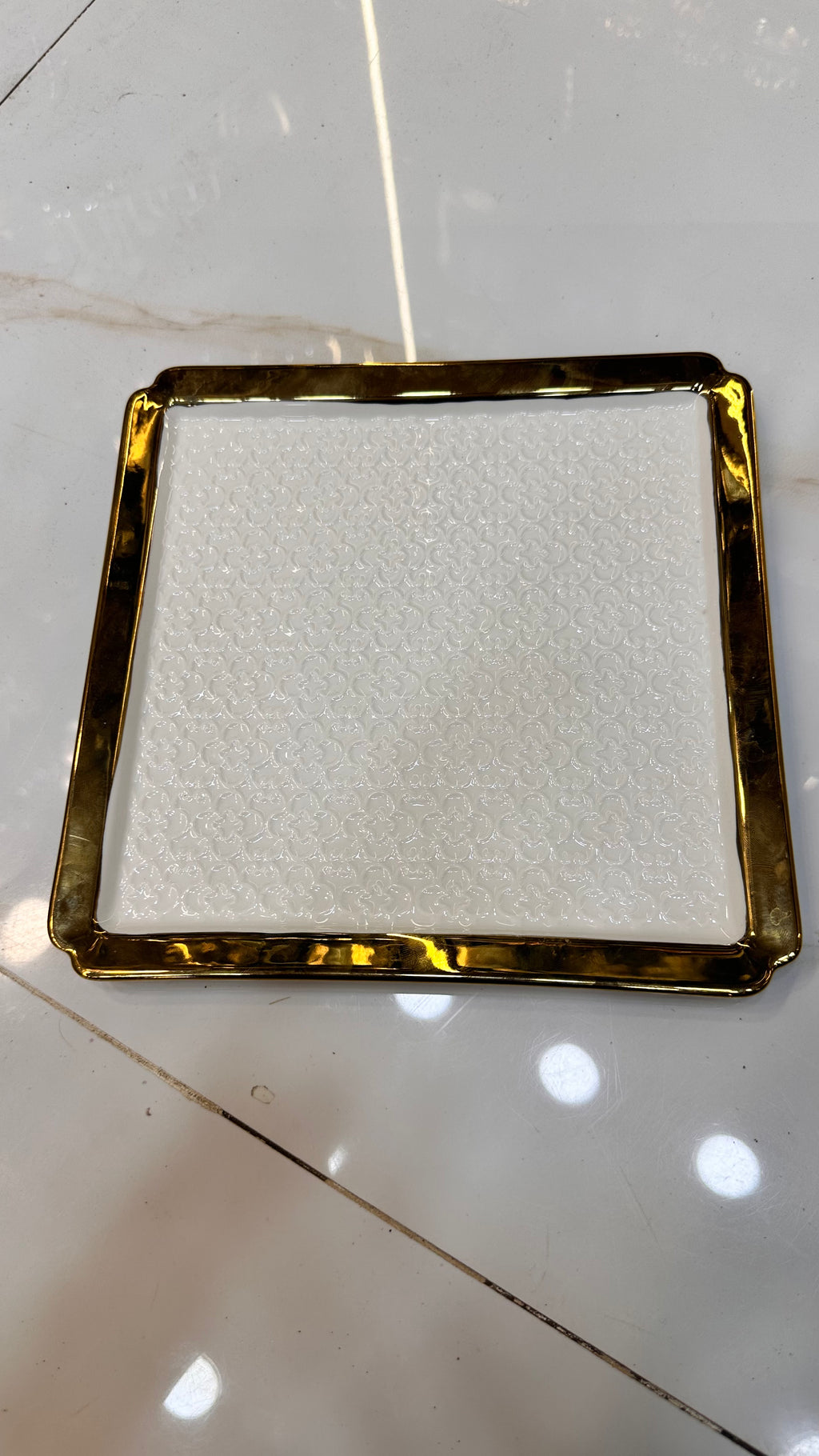 Premium Square Ceramic Serving Tray – Luxury Gold Trim & Textured Geometric Bed
