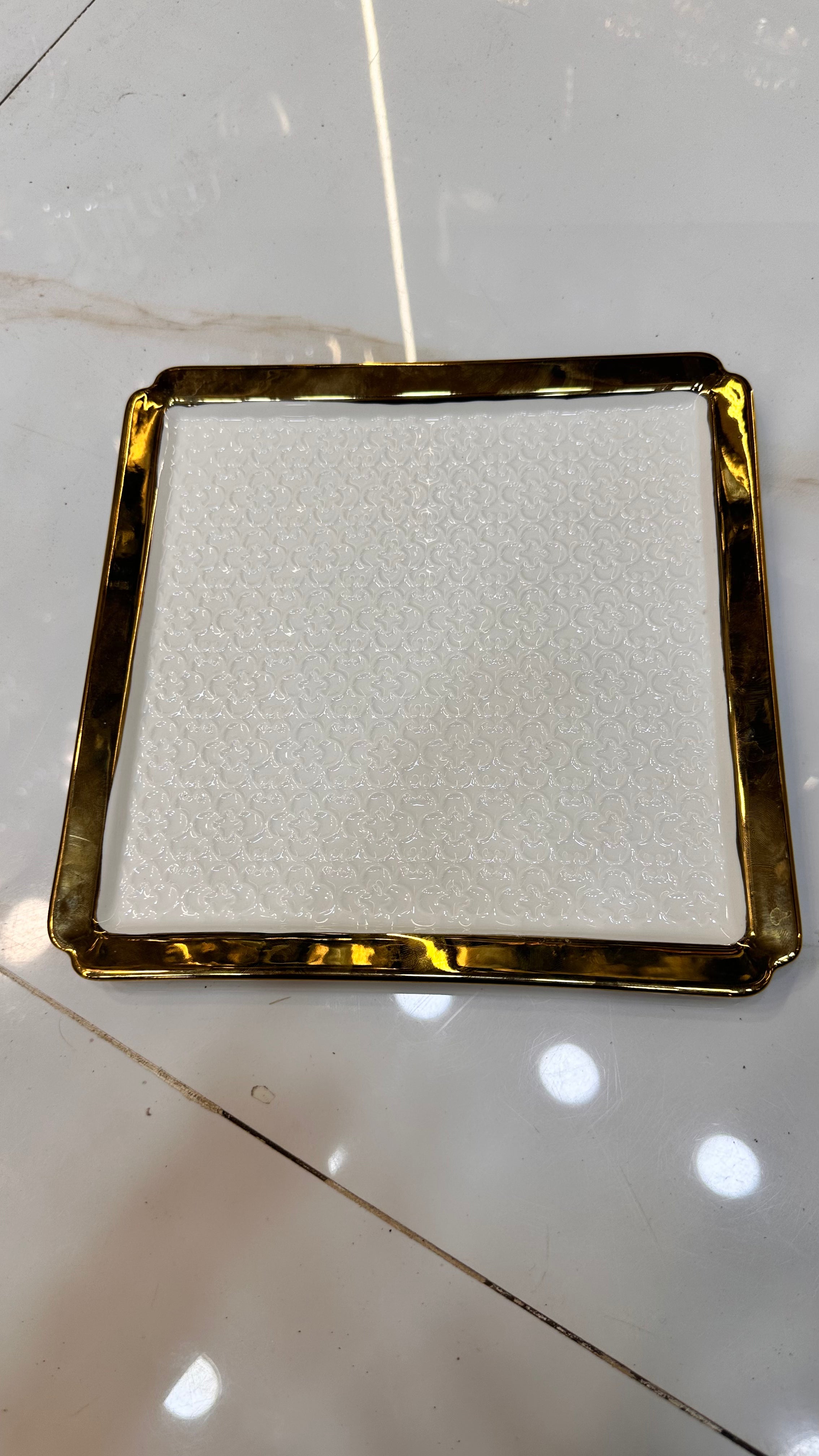 Premium Square Ceramic Serving Tray – Luxury Gold Trim & Textured Geometric Bed