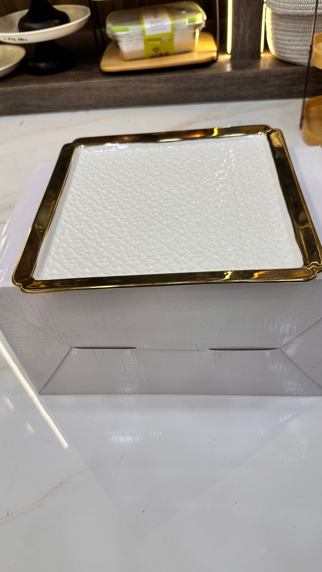 Premium Square Ceramic Serving Tray – Luxury Gold Trim & Textured Geometric Bed