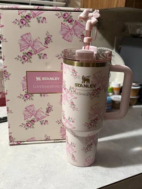 Stanley Love Shakes 40oz Holiday Special Edition